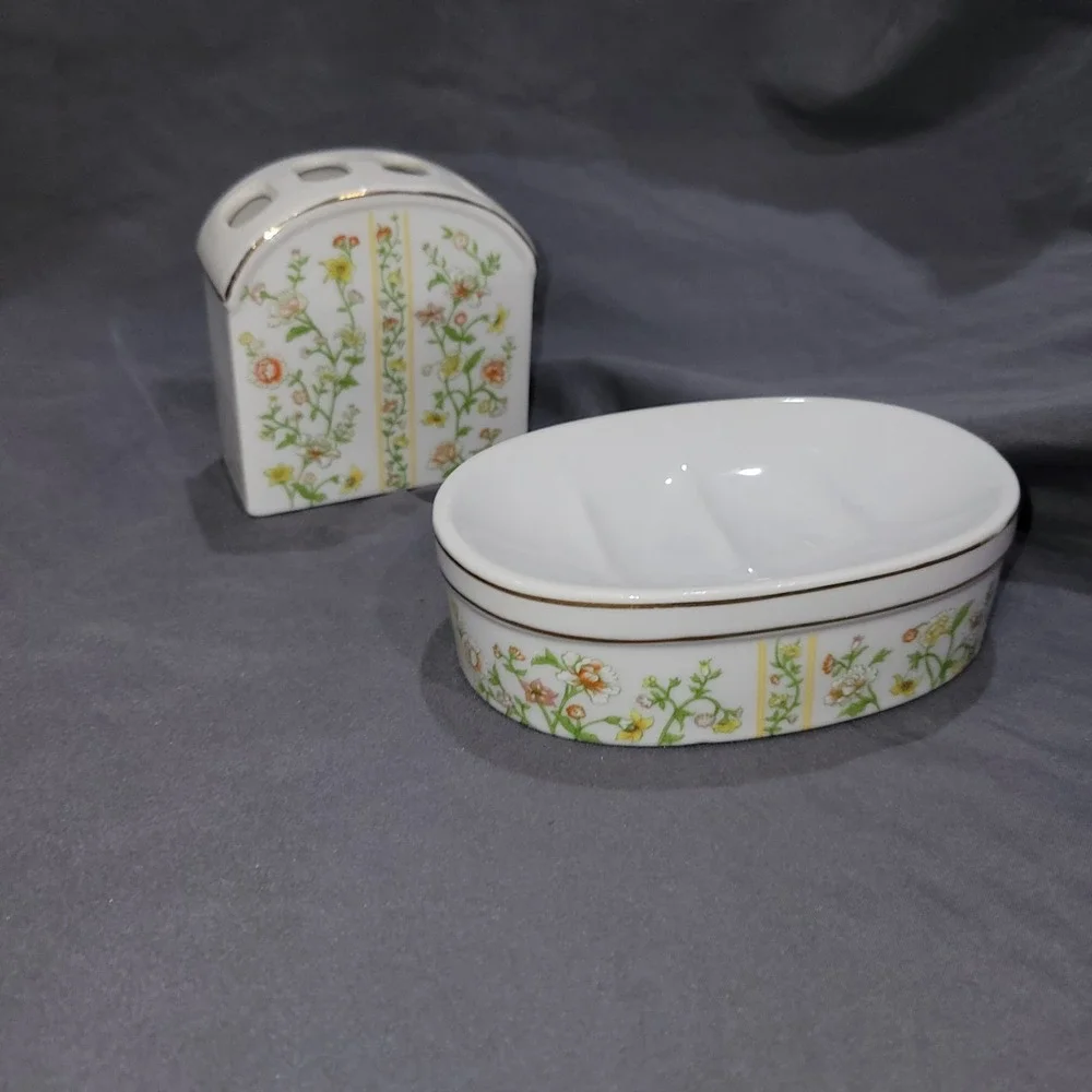 VTG Floral Soap Dish and Toothbrush holder Japan by Seven Seas Bathroom Set